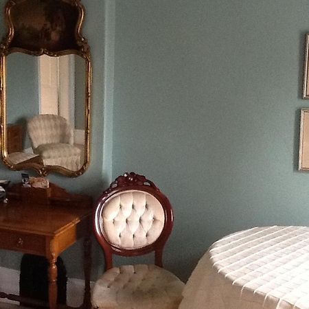 Mackechnie House Bed and Breakfast Cobourg Esterno foto
